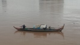 08-sampan-on-tonlé-sap-thumb.jpg